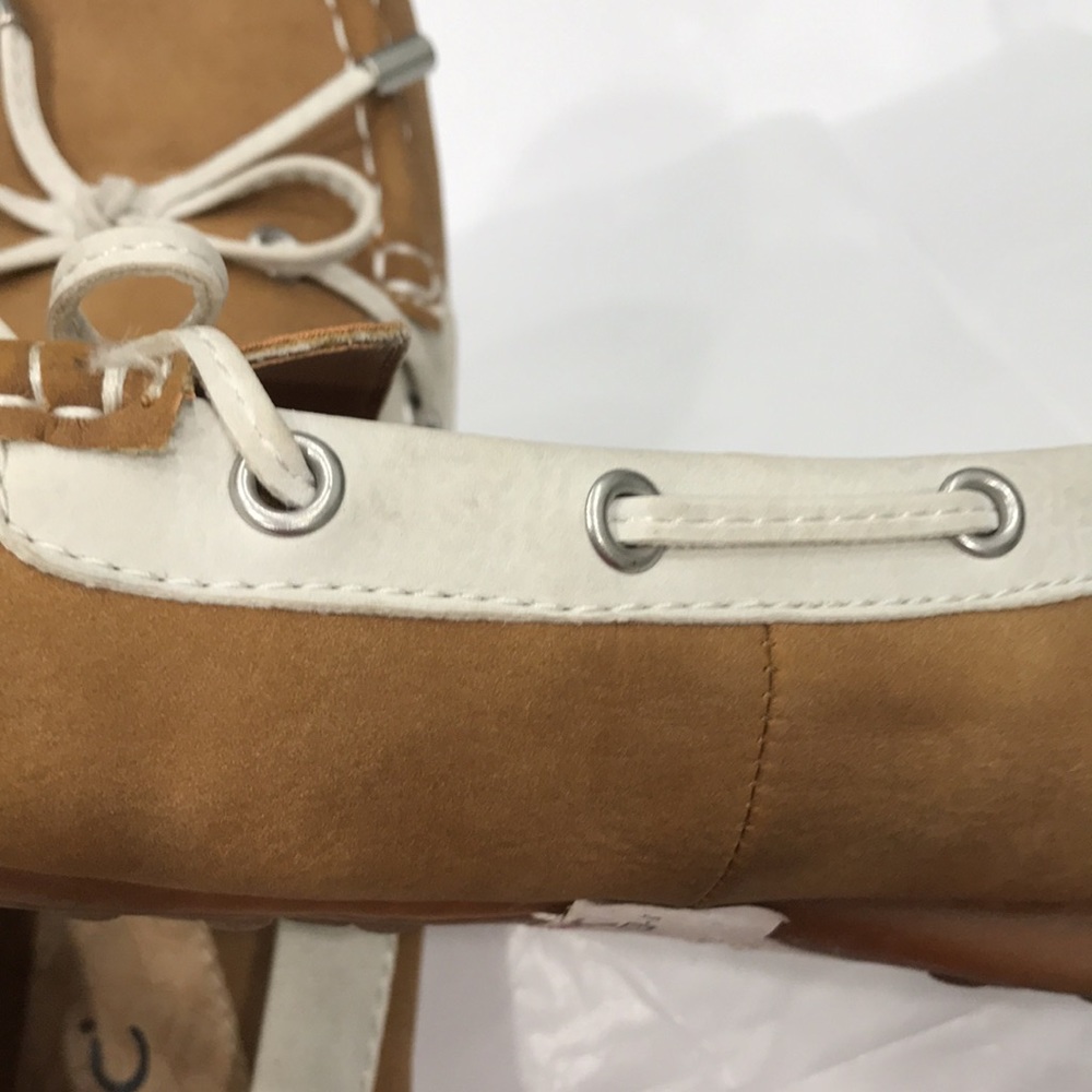 SZ 8 B O C. LADY MOCCASIN tan w white tiesRUBBER SOLES comfort inside❤️ - Picture 5 of 8